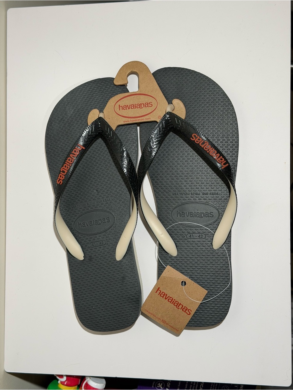 Havaianas Gray Flip Flops size 11/12W 9/10M